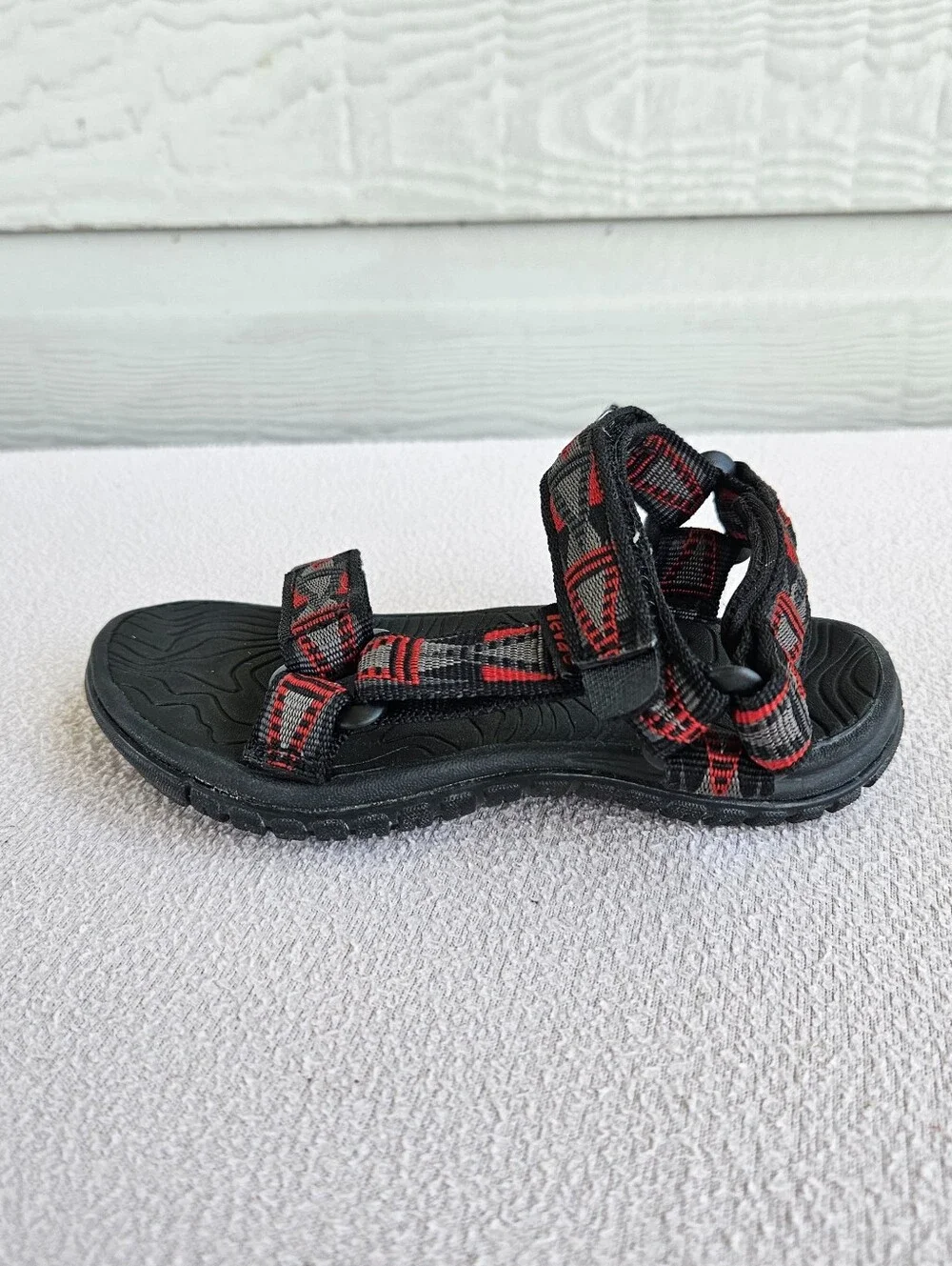 TEVA Hurricane 3 Toddler SZ 8 Outdoor Sandals Red Black Tribal Print Hook & Loop